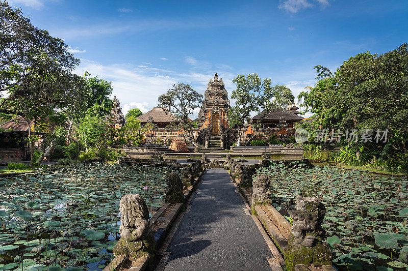 印度尼西亚乌布的Pura Taman Saraswati寺庙